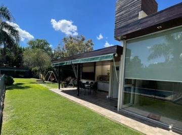 Casa · 102m² · 2 Dormitorios · 2 Cocheras · Casa en Funes