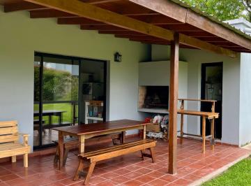 Casa · 180m² · 4 Dormitorios · Divina Casa, Oportunidad!