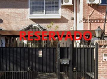 Casa · 175m² · 4 Ambientes · 1 Cochera · Casa / Triplex 4 Ambientes en Martínez | Playaron, Pileta