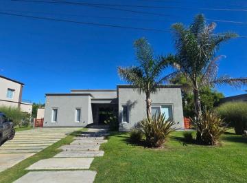 JAP-JAP-2370_2 · Casa 4 Ambientes en Venta - Club de Campo Las Perdices