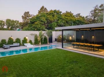 Casa · 355m² · 5 Ambientes · 2 Cocheras · Casa en Venta, 5 Ambientes - La Horqueta, San Isidro - 520 m² Construidos