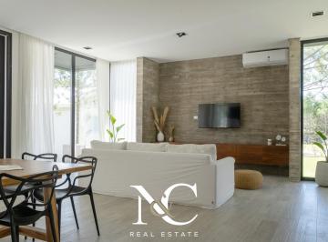 Casa · 192m² · 5 Ambientes · Casa en Venta en Costa Esmeralda