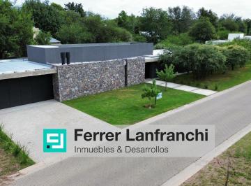 Casa · 1124m² · 6 Ambientes · Casa en Venta Estancia El Terrón