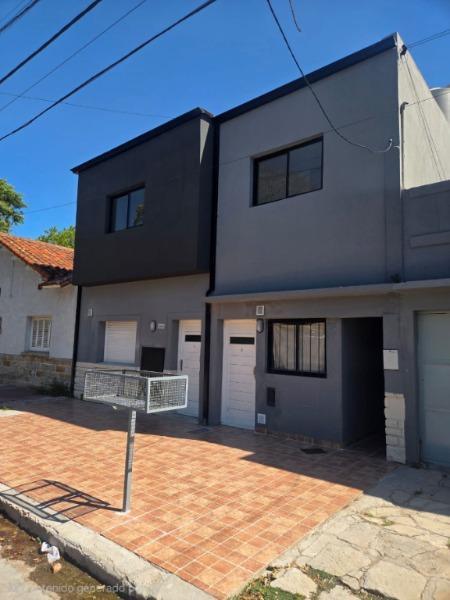 Falucho entre misiones E italia ph de 3 ambientes A la calle en dúplex en venta mar del plata.