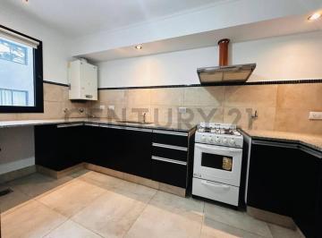 Departamento · 83m² · 3 Ambientes · 1 Cochera · Semipiso con Cochera y Balcón