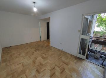 Departamento · 42m² · 3 Ambientes · 3 Amb Al Frente con Balcón - Bajas Expensas