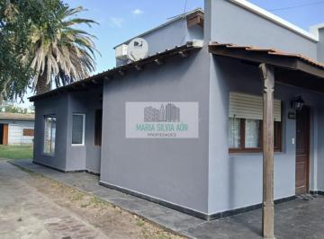 Casa · 171m² · 4 Ambientes · 1 Cochera · Venta Urgente! Propiedad en Coronel Vidal Escucha Ofertas!