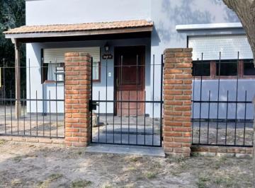 Casa · 171m² · 4 Ambientes · 1 Cochera · Venta Propiedad en Coronel Vidal Escucha Ofertas!