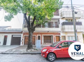 Casa · 316m² · 6 Ambientes · 1 Cochera · Venta Casa Comercial o Residencial 6 Ambientes, 5 Dorm., 3 Baños Completos, 3 Plantas