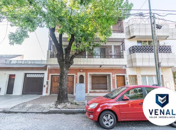 Casa · 316m² · 6 Ambientes · 1 Cochera