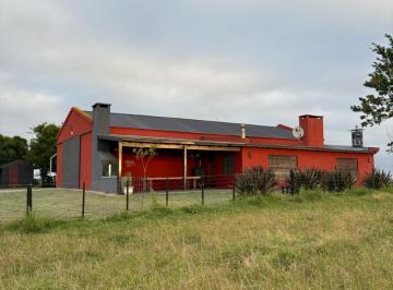 Campo · 230m² · 4 Ambientes · 1 Cochera · Campo - Tio Domingo