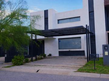 Casa de 6 ambientes, Córdoba · Casa en Venta. Docta 1. Etapa. 3 Dorm.. Pileta. Cochera. Escritura.