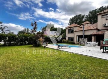 Casa · 230m² · 5 Ambientes · 2 Cocheras · Casa - El Lauquen