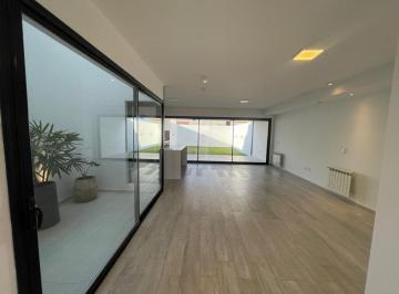 PH de 6 ambientes, Córdoba · Duplex en Venta, Patio de Luz y Escritorio, Distrtito Sur
