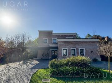 Casa · 184m² · 5 Ambientes · 3 Cocheras · Venta Casa - Barrio Privado Pilar del Lago - Apto Crédito
