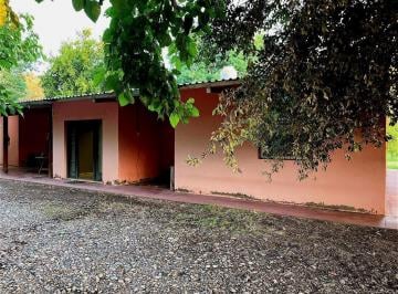 Casa · 293m² · 4 Ambientes · 2 Cocheras · Ccasa con Una Hectarea de Terrebo