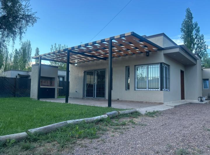 Casa · 90m² · 2 Ambientes · 1 Cochera