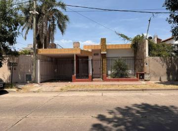 Casa · 134m² · 6 Ambientes · 1 Cochera · Casa en Venta
