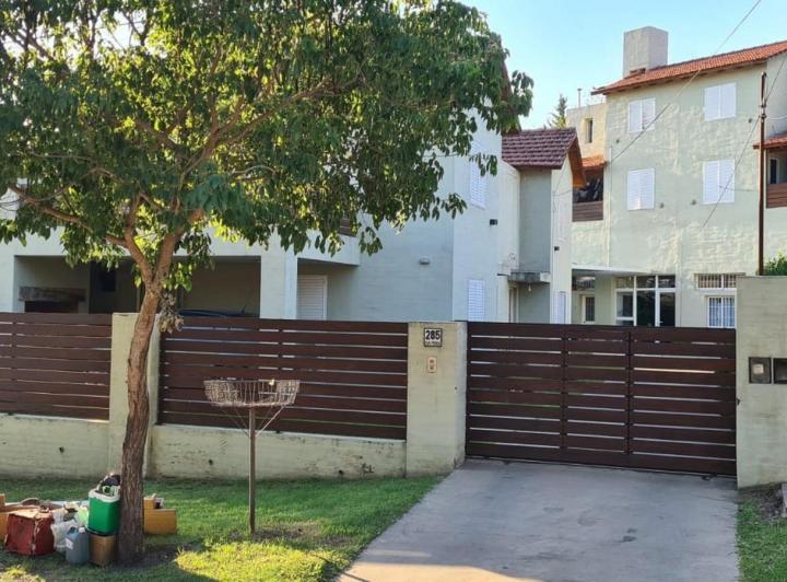 Casa · 95m² · 3 Ambientes · 1 Cochera