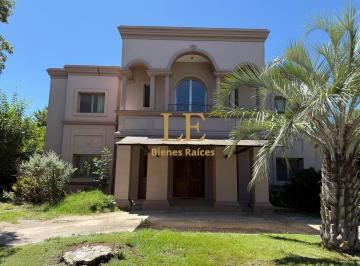 Casa · 255m² · 5 Ambientes · 4 Cocheras · Venta Casa Barrio Privado San Lucas