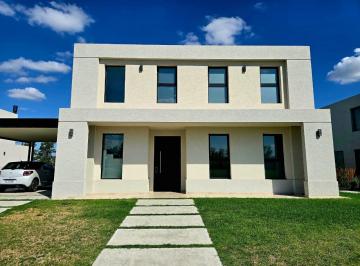 AMN-AMN-3908_2 · Casa en Venta en Pilar Golf - Pilar