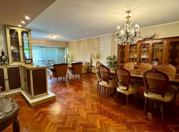 Departamento · 216m² · 5 Ambientes · 1 Cochera