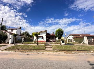 Casa · 99m² · 5 Ambientes · 2 Cocheras · Casa con Gran Terreno