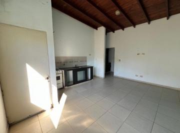 Casa de 1 ambiente, Brandsen · Departamento 30 m², Calle Belgrano, Brandsen, Provincia de Buenos Aires.