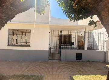 Casa de 3 ambientes, Quilmes · Casa de 3 Amb en Barrio Parque Bernal Sup Total 399 m²