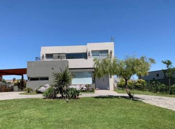 Casa · 170m² · 6 Ambientes · Alquiler de Casa en San Sebastián Area 1 5 Ambientes