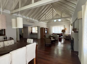 Casa · 330m² · 6 Ambientes · 2 Cocheras · Casa en Venta en Barrio Privado Grand Bell