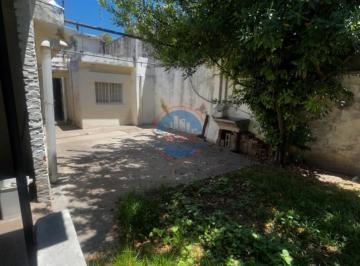 Casa · 130m² · 7 Ambientes · Casa en Venta de 3 Dorm. con Patio - General Bustos - Cordoba.