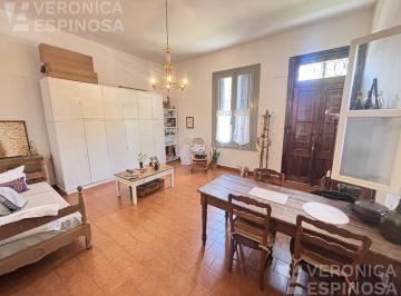 Casa · 121m² · 4 Ambientes · 3 Cocheras · Casa/ PH en Castelar Norte Cochera Piscina