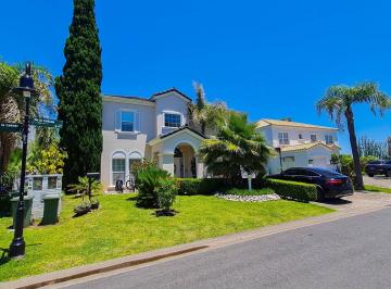 Casa · 331m² · 6 Ambientes · 3 Cocheras · Casa en Venta en Barrancas del Lago, Nordelta, Tigre