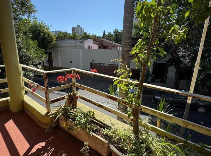 Casa · 222m² · 6 Ambientes · 1 Cochera