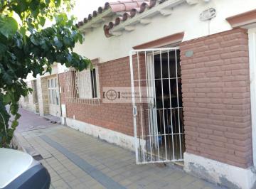 Casa · 188m² · 5 Ambientes · Venta Casa Adobe a Valor Terreno con 500 m² Maipu m de Sarmiento Excelente Ubicacion