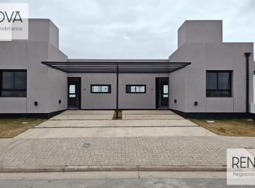 Casa · 80m² · 4 Ambientes · 2 Cocheras · Inversion Unica! Lote de 150 m² en Quebradas de Manantiales!