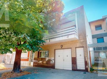 Casa · 202m² · 7 Ambientes · 1 Cochera · Casa en Venta La Plata - Barrio El Mondongo