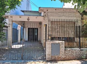 Casa de 3 ambientes, Morón · Casa de 3 Amb. en Excelente Ubicación de Morón