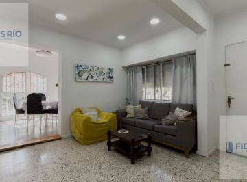 Casa · 148m² · 4 Ambientes · 1 Cochera · Venta Casa Dos Dorm. - Patio - Cocherea en Zona Oeste