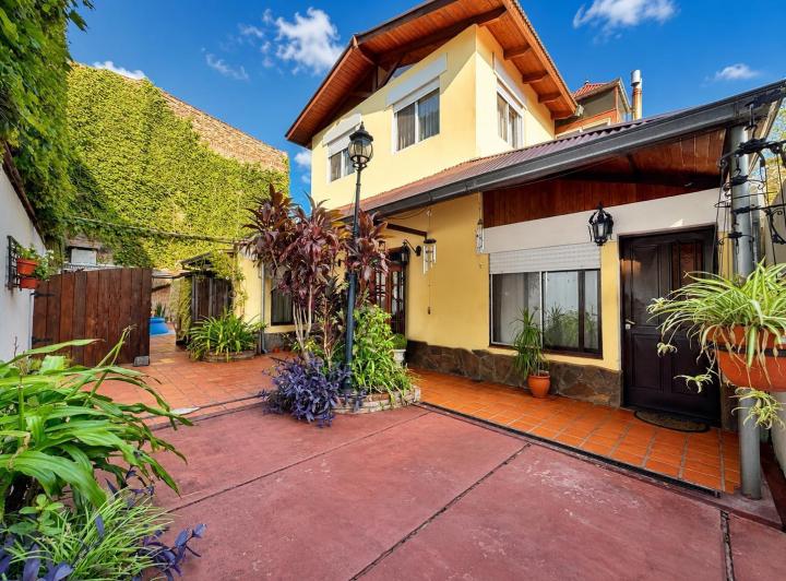Casa · 100m² · 5 Ambientes