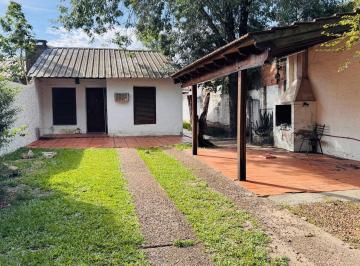 Casa · 55m² · 3 Ambientes · 1 Cochera · Casa 2 Dorm. en Venta Colón