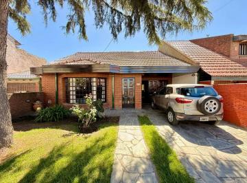 Casa de 4 ambientes, Mar del Plata · Latorre Prop. Vende Chalet a m de Constitucion