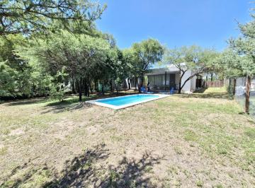 Casa · 130m² · 3 Ambientes · 1 Cochera · Valle del Golf - Venta - Casa 2 Dorm - 800 m² Terr - Pileta