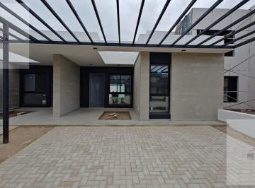 Casa · 125m² · 5 Ambientes · 1 Cochera · Oportunidad de Inversion en Quebradas! 2 Dor y Dos Baños! Patio, Galeria y Cochera!