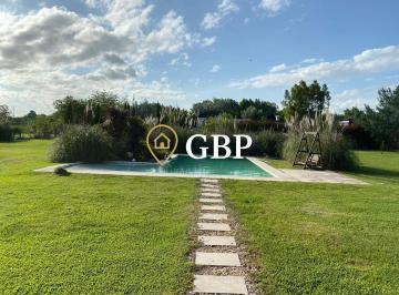 Casa · 204m² · 5 Ambientes · 2 Cocheras · Casa en Alquiler en Canning Barrio Fincas Chacras