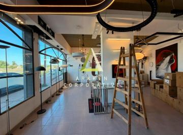 Local comercial · 156m² · 2 Cocheras · Local en Venta en Pilar