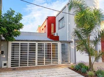 Casa · 173m² · 3 Dormitorios · 3 Cocheras · Casa en Los Hornos