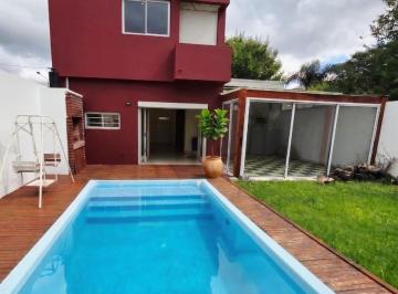 Casa · 173m² · 3 Dormitorios · 3 Cocheras · Casa en Los Hornos