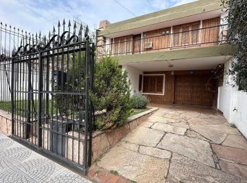 YBR-YBR-158_2 · Paso de Los Andes 4 Dorm + Escritorio - Gran Patio